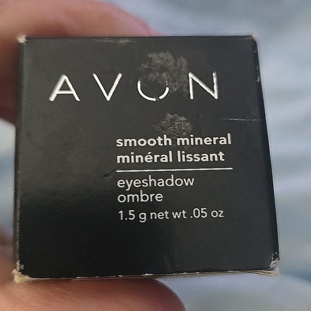 Avon-Smooth Mineral Eyeshadow in 'Midnight Mauve' Full Size Discontinued